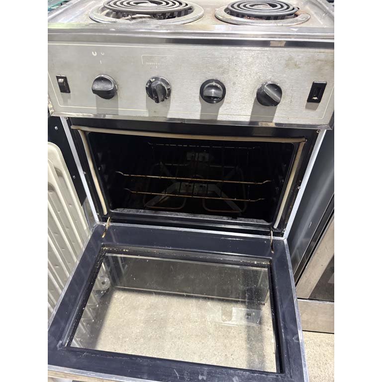 Cocina eléctrica marca Tem con horno y hornallas - imagen 2