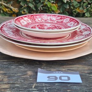 Lote anterior: Lote de 6 Platos de Loza Inglesa: 4 con Diseño Rural y 2 Lisos