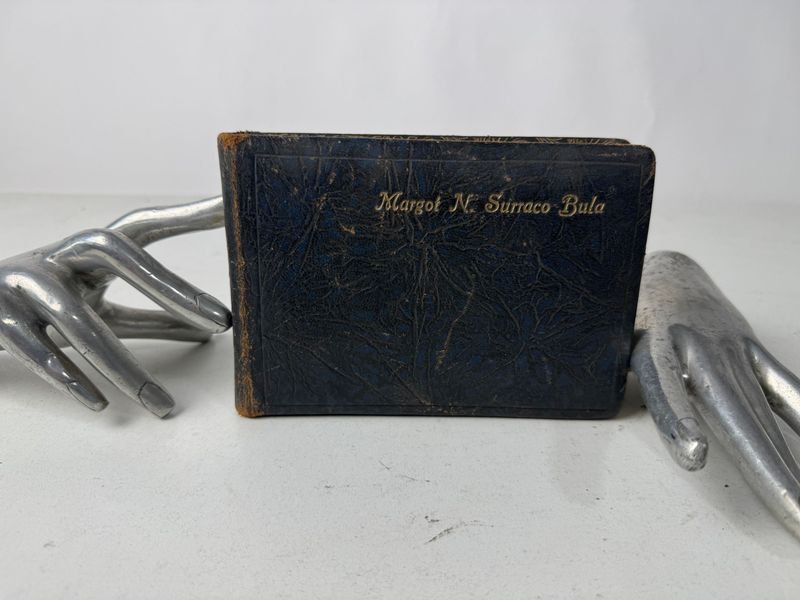 Lote anterior: álbum personal y único encuadernación antigua fechada 1954 con ilustración a color