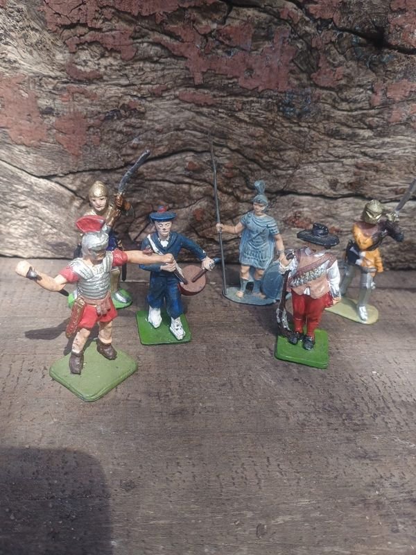 Lote de 6 Figuras de Plomo Barba Roja Siglo XX