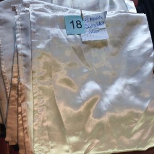Lote anterior: 8 Manteles Rectangulares Blancos Satinados
