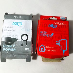 Ocho piezas: Cargadores y auriculares varios - imagen 6