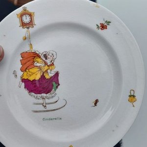 Lote anterior: Juego de 3 Platos Ingleses Johnson Bros y Olmos con Dibujos Infantiles