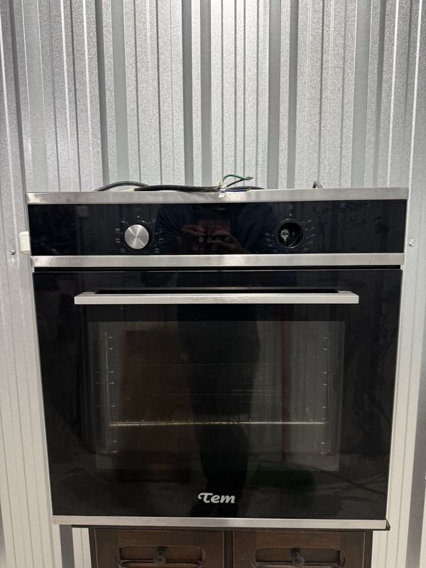 Horno Eléctrico TEM Negro con Puerta de Vidrio