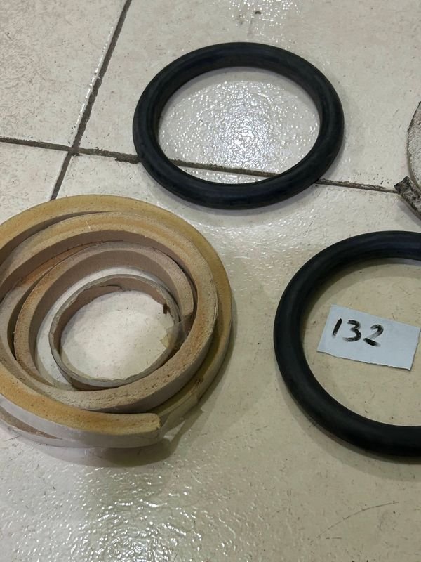 Lote de Cables de Goma y Aros Selladores