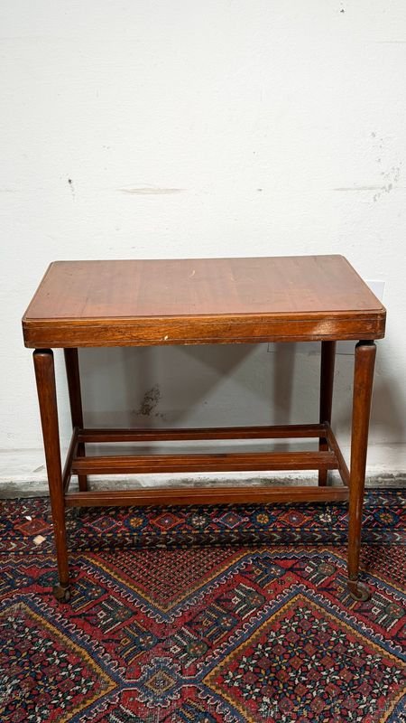 Mesa Auxiliar Vintage de Madera con Ruedas