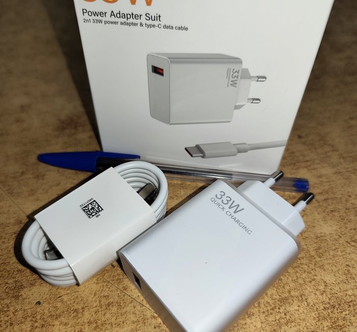 Cargador USB-C con cable de datos 33W, nuevo y en caja - imagen 3