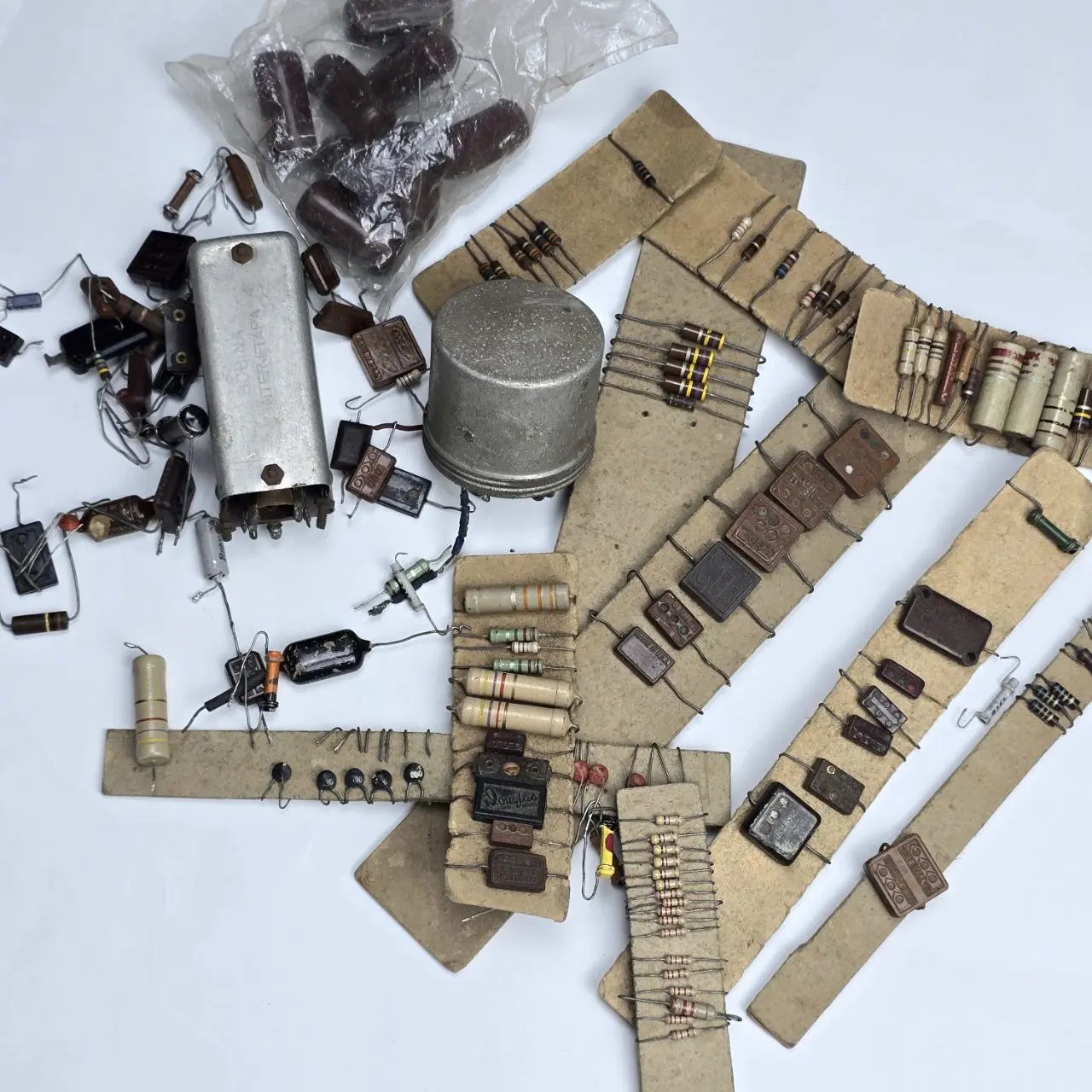 Item lote-05-resistencias-varias - Image 0