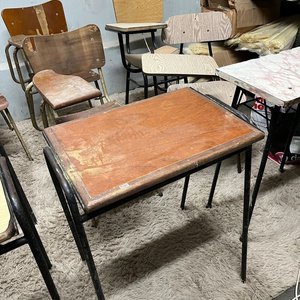 Lote de 7 Mesas y 15 Sillas Escolares de Hierro y Madera - imagen 16
