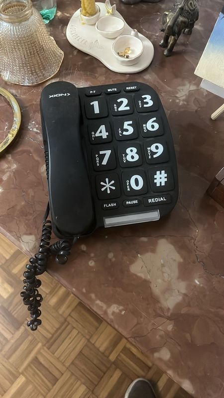 Lote siguiente: Teléfono móvil de diseño clásico