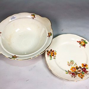 Dos Piezas de Porcelana Inglesa Floral Old Foley, Plato y Ensaladera - imagen 2