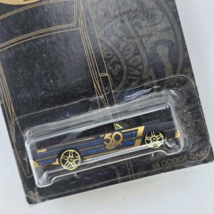 Hot Wheels 50 Aniversario '68 Dodge Dart Negro Dorado - imagen 2
