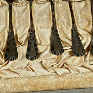 Estuche con 12 Cucharitas de Té Metálicas Estilo Art Decó - imagen 5