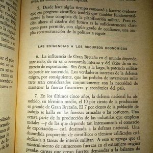 2 Libros "Circulo Militar-Biblioteca del Oficial": Política Internacional y Fuerzas Armadas en la Era Atómica IV y Guerra Fría en Berlín Tomo I (1957) - imagen 6