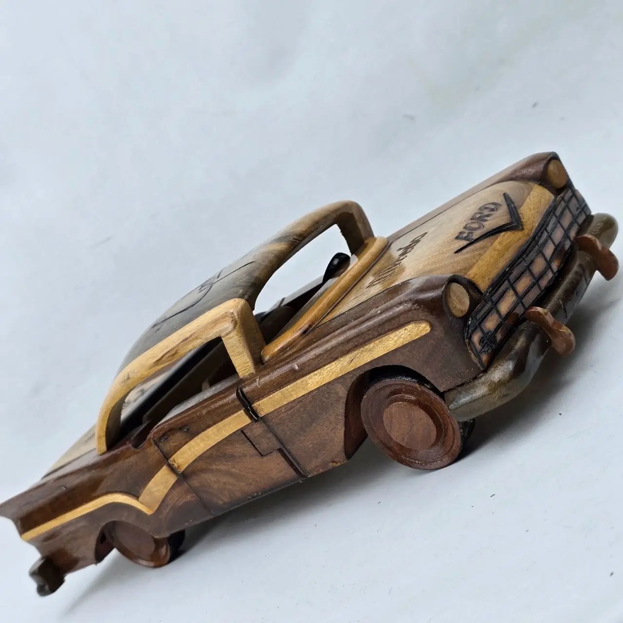 Ford Fairlane 1950 Artesanía en Madera