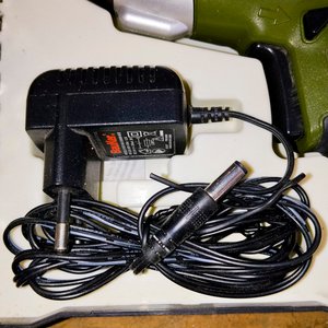 Atornillador Inalámbrico Bauker con Puntas y Cargador en Valija - imagen 5