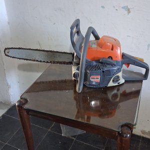 Lote siguiente: Motosierra oleo mac