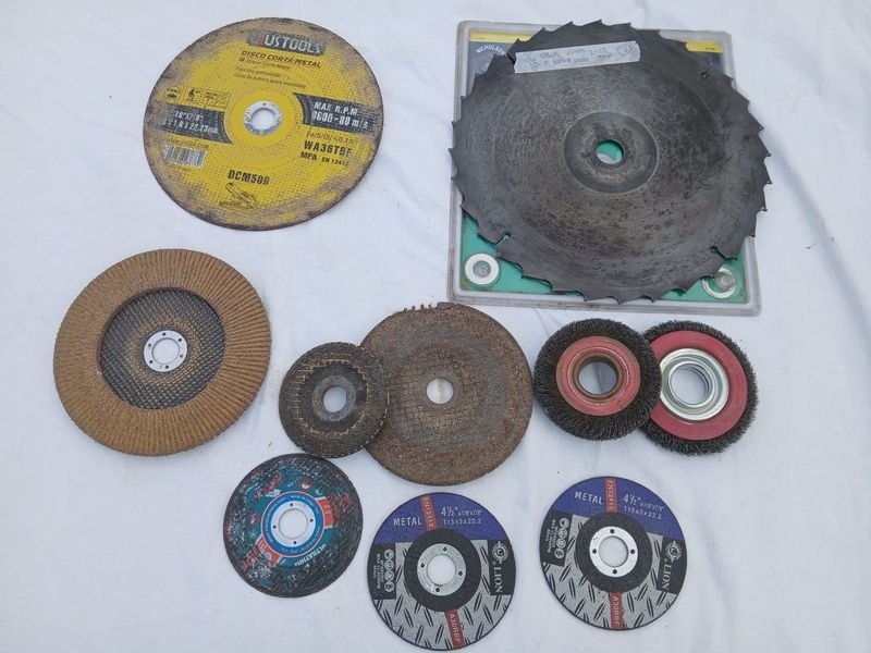 Lote de 10 Discos para Madera y Metal, Cepillos y Sierras