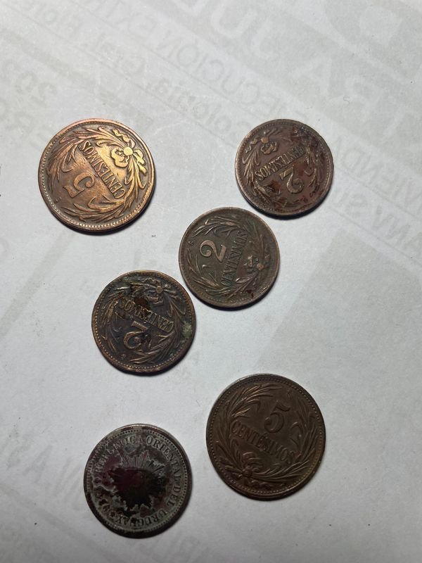 Monedas de 2 y 5 Centésimos Cobreadas de Uruguay (1944, 1948, 1951)