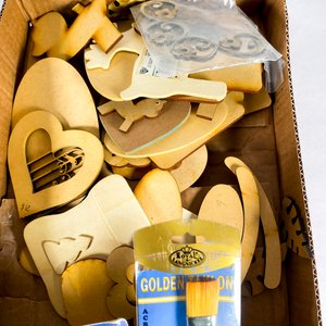 Lote de Adornos de Madera y Pinceles para Manualidades - imagen 2