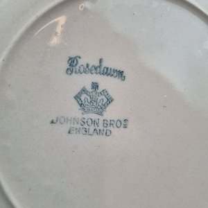 L 012 - 20 Piezas - Elegante juego de té y desayuno marca 'Rosedawn Johnson Bros England' con finas terminaciones de borde y diseño en color rosa claro - imagen 4
