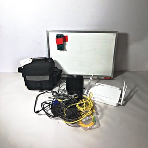 Lote siguiente: Router ZTE, Pizarra Blanca y Bolso para Cámara Mohawk