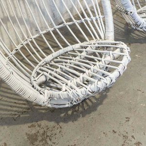 Dos Hamacas de Mimbre Blancas Colgantes (sin almohadones ni cuerdas) - imagen 2