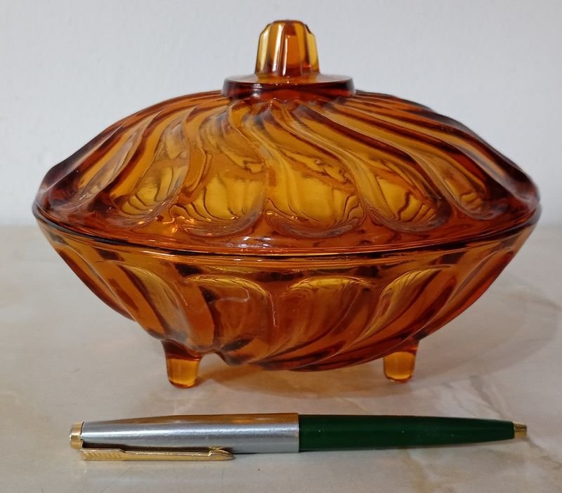 Lote anterior: Caramelera/bombonera de vidrio color amarillo-naranja