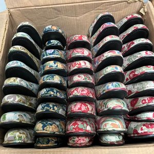 Lote de Más de 80 Pares de Pantuflas y Calzado Variado - imagen 4