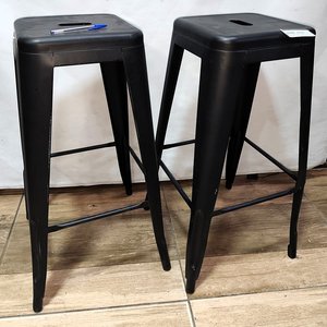 Lote de 2 bancos altos tipo bar Tolix metálicos apilables - imagen 2