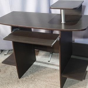 Lote anterior: Escritorio de Computadora en MDF con Estante Superior y Bandeja Deslizable