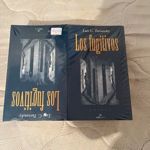 Lote siguiente: Los Fugitivos de Luis C. Turiansky - Novela de Misterio y Supervivencia