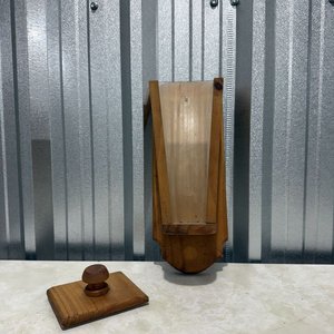 Exhibidor de Pared para Botellas en Madera con Dosificador - imagen 2