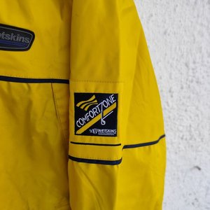Conjunto Impermeable Wetskins Comfort Zone: Chaqueta con Capucha y Pantalón Jardinero Amarillo - imagen 6