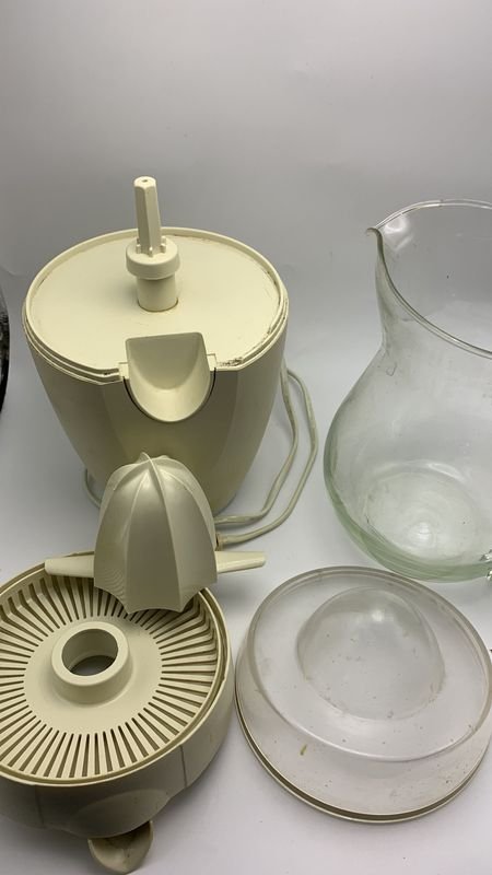 Juguera eléctrica y jarra de vidrio para niños - imagen 2