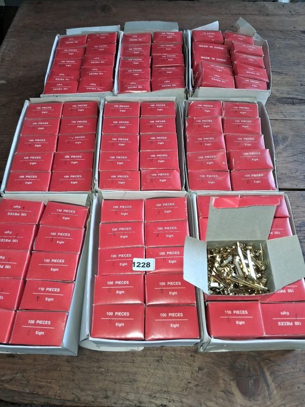 Lote siguiente: Lotes de broches para papel o latón