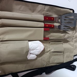 Set de Parrilla con Delantal y Utensilios - imagen 5