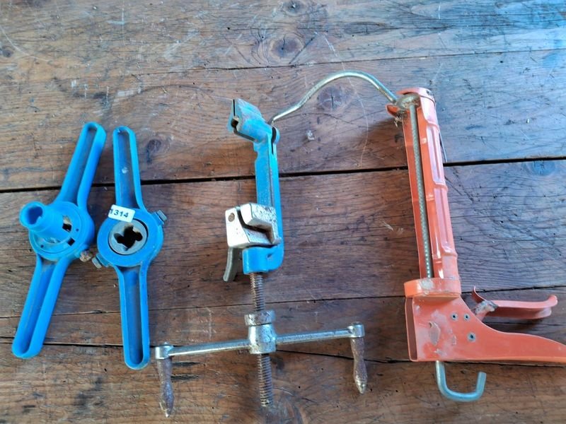 Lote de herramientas para tuberías y construcción - imagen 3