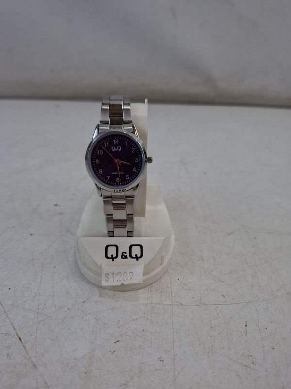 Reloj Pulsera Q&Q Plateado Cuadrante Azul Agujas Rojas