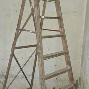 Escalera de Madera Antigua con 9 Escalones - imagen 2