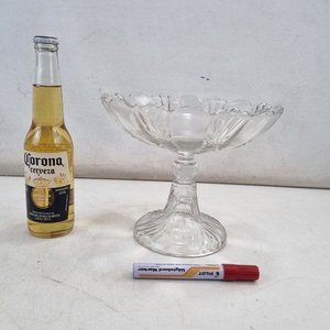Elegante Copa Frutera de Vidrio Transparente con Pie y Diseño Labrado - imagen 2