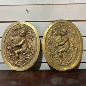 2 Placas Decorativas Ovaladas en Bronce con Figuras Infantiles - imagen 1