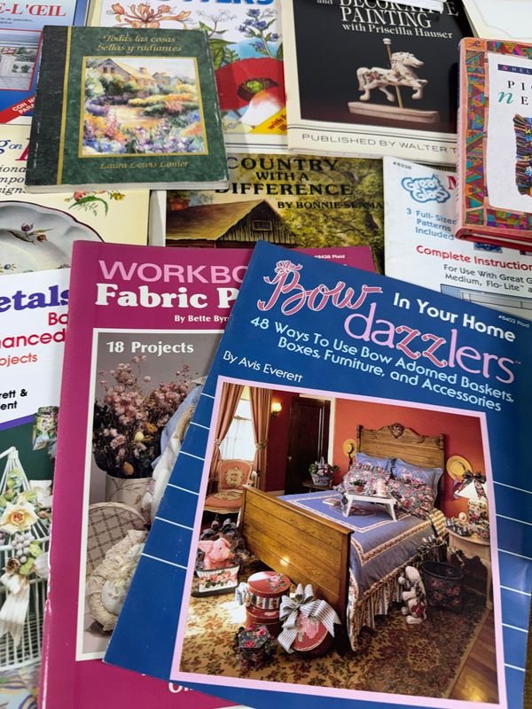 Gran lote de libros y artesanías en inglés - imagen 2