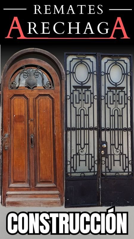 Puerta antigua con ventana