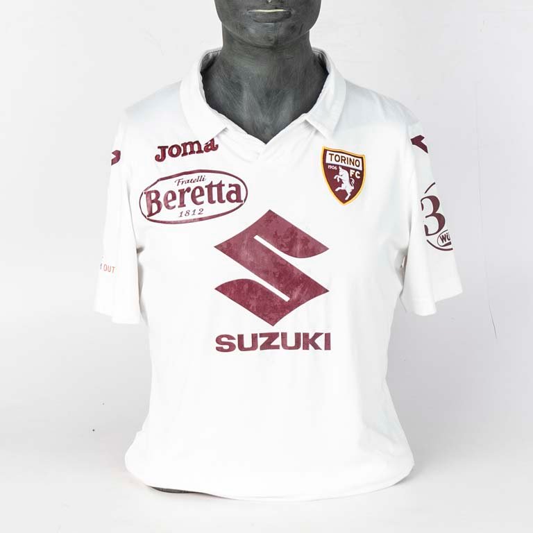 Lote siguiente: Camiseta de fútbol de Torino de Italia marca Joma