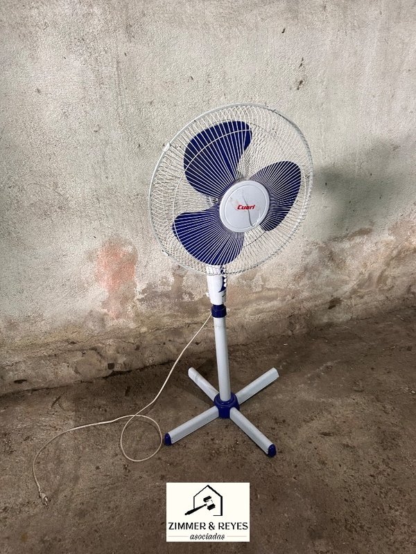 Ventilador de Pie Eléctrico Marca Cueri