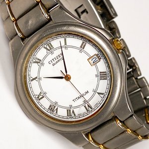Dos Relojes Citizen de Pulsera para Dama y Caballero con Mallas Metálicas - imagen 3