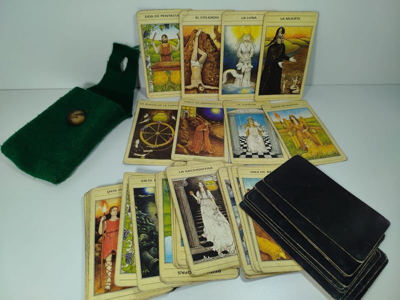 Maso antiguo de cartas para astrología Tarot completo con estuche - imagen 1