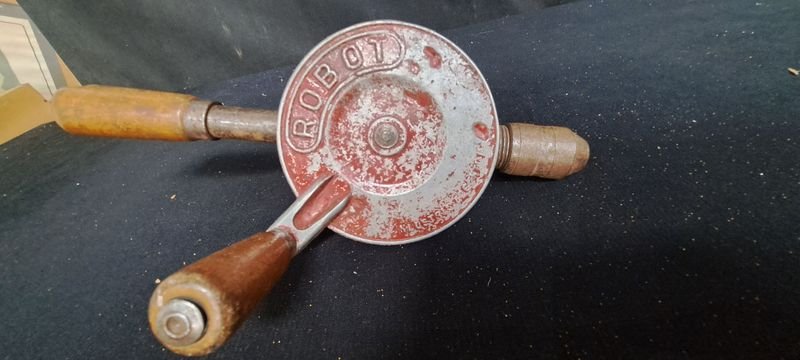 Taladro de Pecho con Mecanismos de Gears