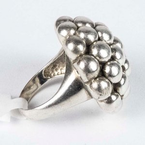 Anillo de Plata con Diseño de Esferas - imagen 2